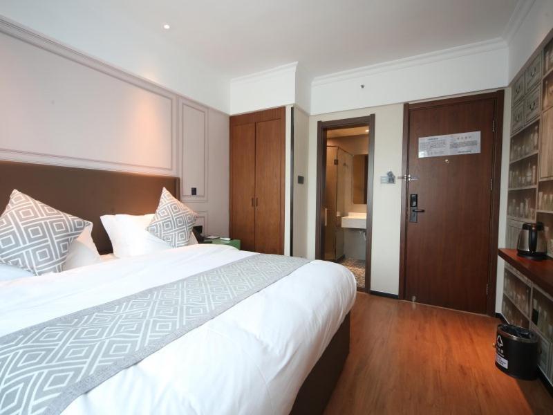 Gma Hotel Shanghai Wuning Road Zhenping Road Metro Station Bagian luar foto