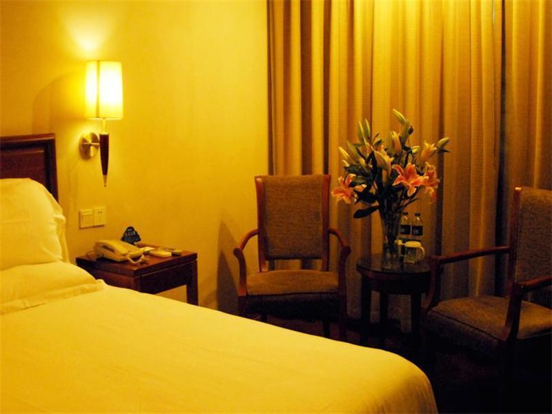 Gma Hotel Shanghai Wuning Road Zhenping Road Metro Station Bagian luar foto