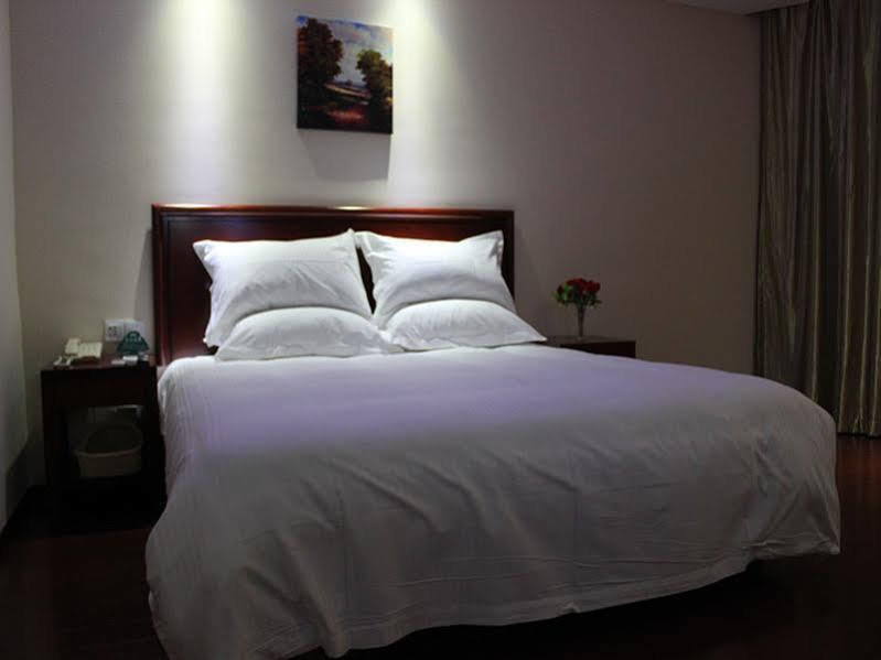 Gma Hotel Shanghai Wuning Road Zhenping Road Metro Station Bagian luar foto
